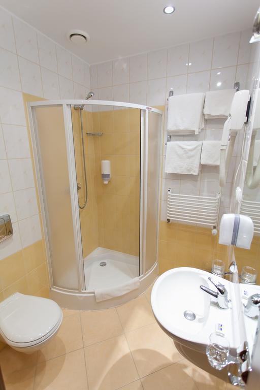 Hotel Twins II Warschau Kamer foto