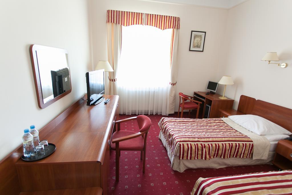 Hotel Twins II Warschau Kamer foto