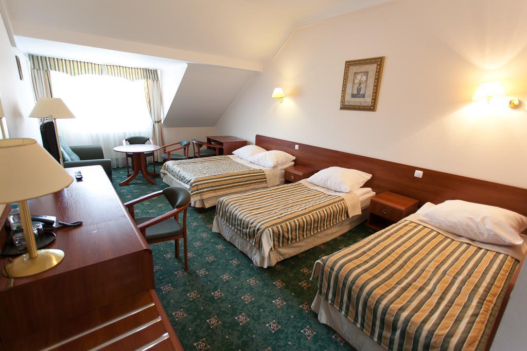 Hotel Twins II Warschau Kamer foto