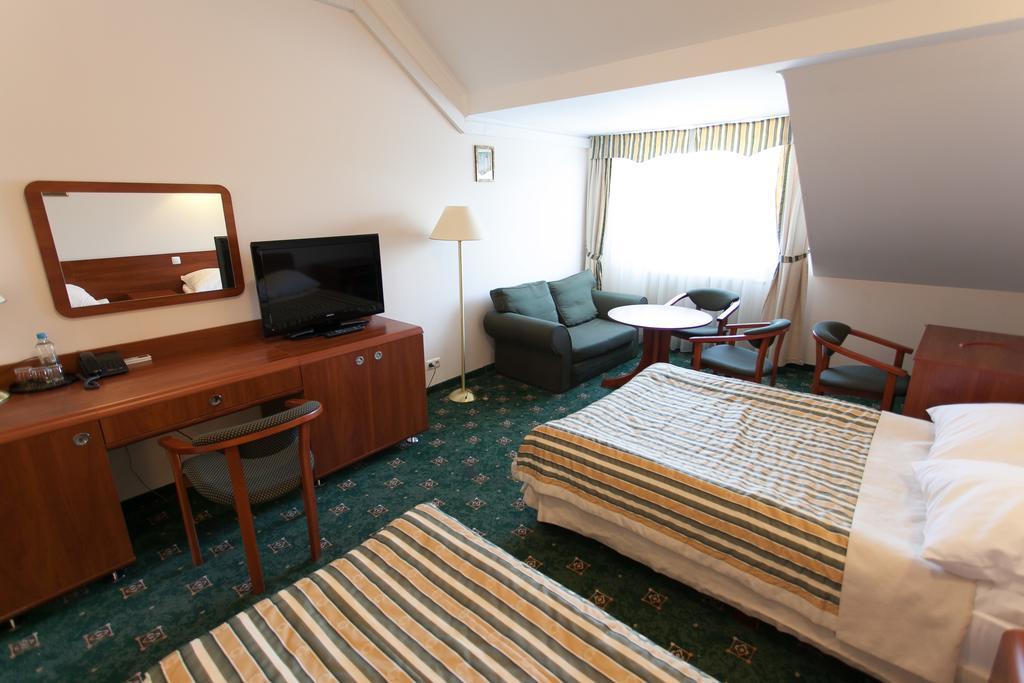 Hotel Twins II Warschau Kamer foto