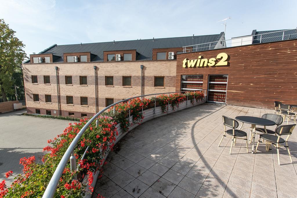 Hotel Twins II Warschau Buitenkant foto